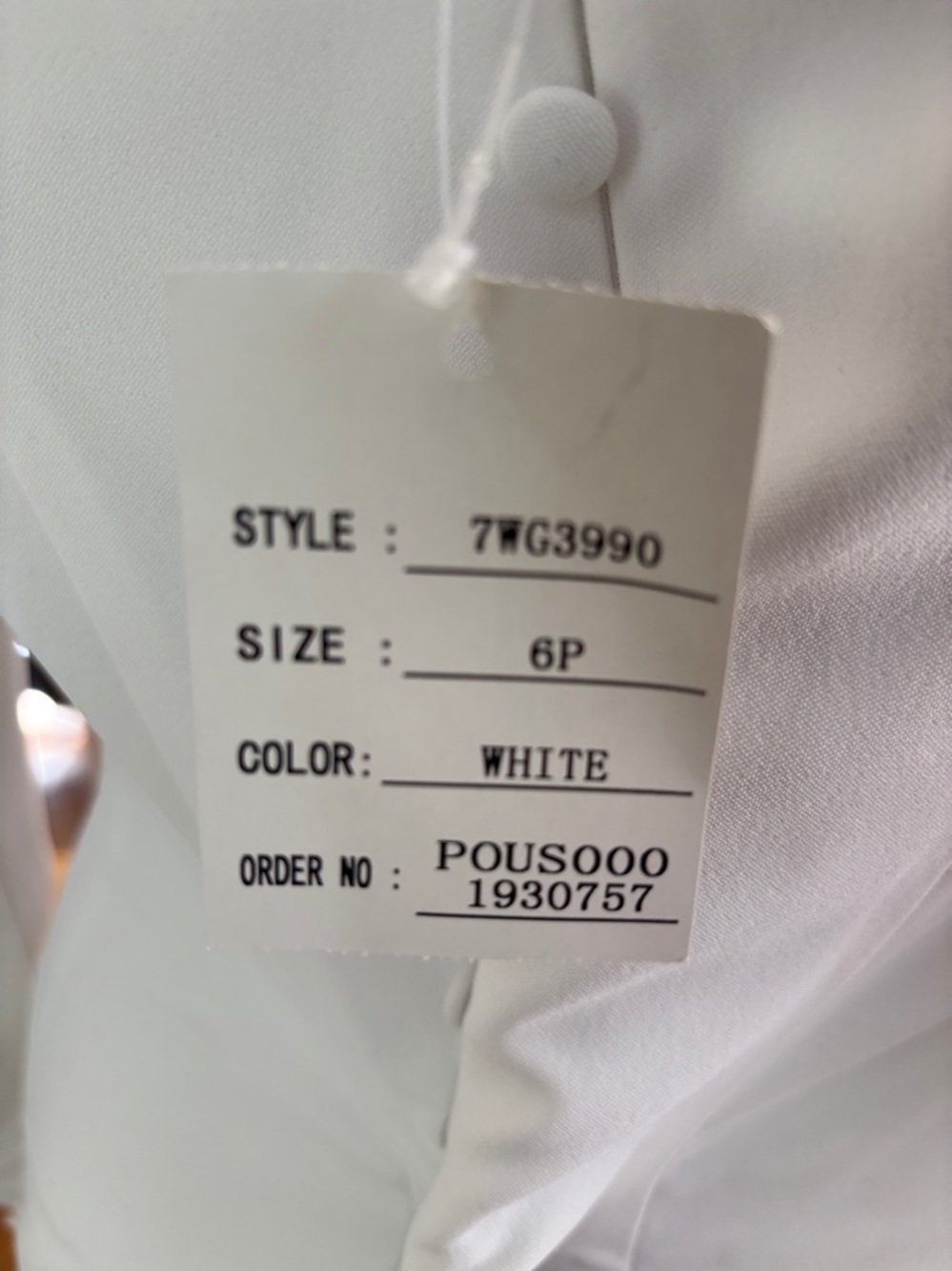 Elegant Off-Shoulder Long Sleeve White Mermaid Dress. David’s Bridal size 6p - Picture 8 of 9